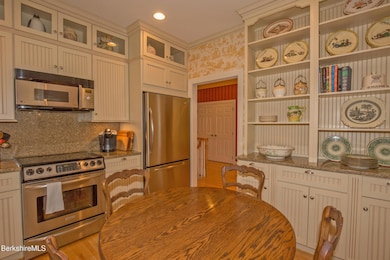 9 October Hill Dr, Lenox, MA 01240 - photo 4