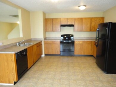 956 Stonehurst Dr, Franklin, IN 46131 - photo 4