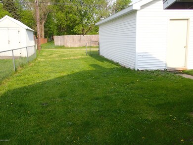 1009 N 13th St, Niles, MI 49120 - photo 3