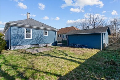 76 Draper St, Pawtucket, RI 02861 - photo 7