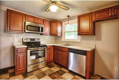 800 Whitner Rd, Reading, PA 19605 - photo 4