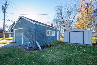 Detached Garage