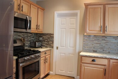 17 Winter St, Nashua, NH 03064 - photo 5