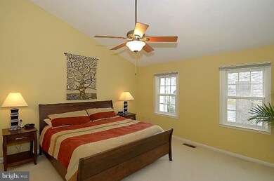 10749 Brewer House Rd, Rockville, MD 20852 - photo 3