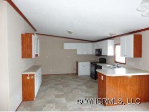 280 Lamonda Dr, Hendersonville, NC 28792 - photo 3