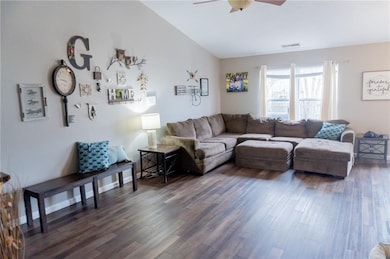 2632 Longleaf Dr, Greenwood, IN 46143 - photo 2