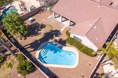 2295 E La Costa