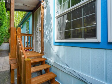 875 SW Alder Cir, Troutdale, OR 97060 - photo 3