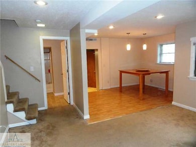 419 Maple St, Grand Ledge, MI 48837 - photo 4