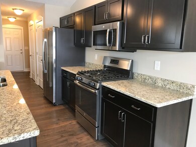 377 Barrington Cir, Lansing, MI 48917 - photo 4