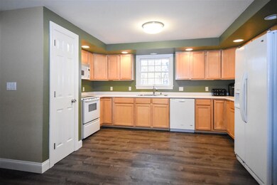 13 Harding St, Rochester, NH 03867 - photo 4