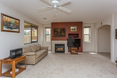 004_Living Room