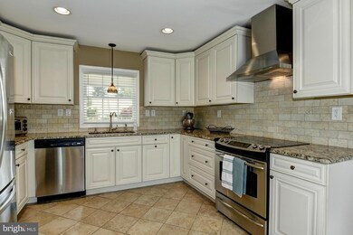 2608 Kingsley Ln, Bowie, MD 20715 - photo 4