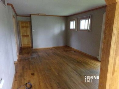 612 Topeka Dr, Carpentersville, IL 60110 - photo 4