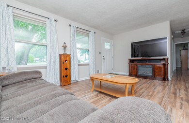 1419 Fisher Ln, Mount Washington, KY 40047 - photo 3