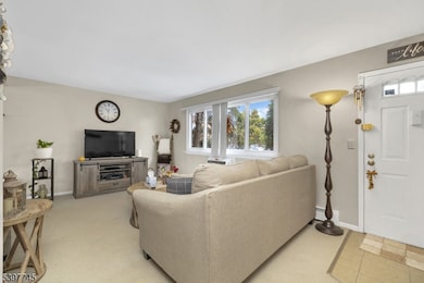 641 Cricket Ln, Woodbridge, NJ 07095 - photo 3