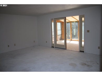 520 E Main St, Sheridan, OR 97378 - photo 6