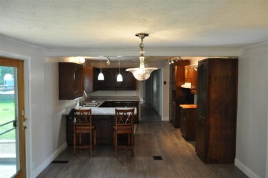 5557 U S 20, Freeport, IL 61032 - photo 3