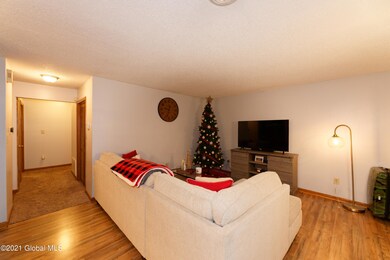 1909 Cambridge Manor Dr unit 1909, Schenectady, NY 12302 - photo 7