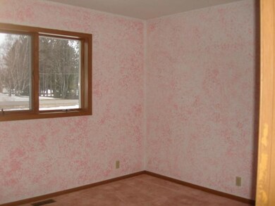 263-472289 Bedroom 1