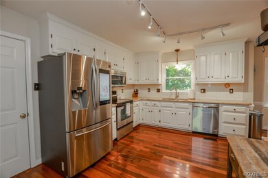 Direct access to the garage make unloading groceri