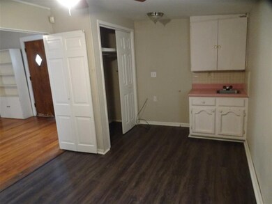 1609 Hendricks Ave, Laredo, TX 78040 - photo 7