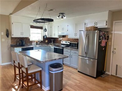 225 Mapleleaf Rd, Statesville, NC 28625 - photo 7