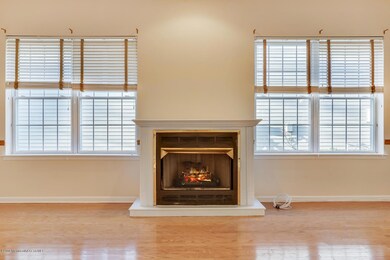 40 Cypress Point Ln Jackson NJ-large-013
