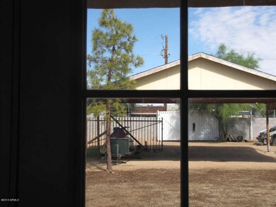 6128 W Palmaire Ave 006