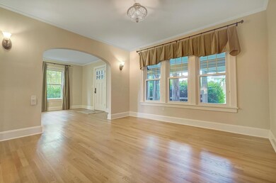 416 E Dunedin Rd, Columbus, OH 43214 - photo 7