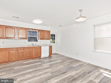 1552 Crest View Ave, Hagerstown, MD 21740 - photo 6