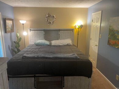 9411 S Pointe Retreat Dr, Bloomington, IN 47401 - photo 7