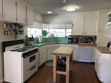 NICE, BRIGHT KITCHEN