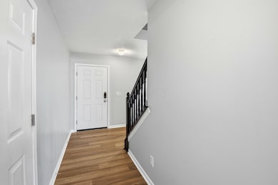 601 Clark Ave, Ashville, OH 43103 - photo 4