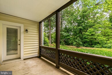 9923 Oakton Terrace Rd, Oakton, VA 22124 - photo 5