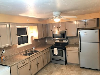 560 Ohio Ave, Midland, PA 15059 - photo 5