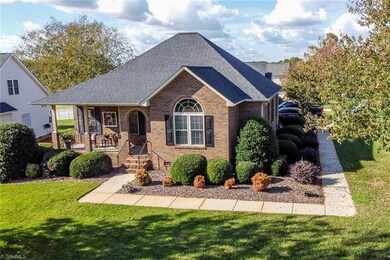 139 Players Park Cir, Statesville, NC 28677 - photo 3