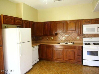 1940 E Monte Vista Rd, Phoenix, AZ 85006 - photo 2
