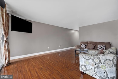 8477 Greenbelt Rd unit 201, Greenbelt, MD 20770 - photo 4