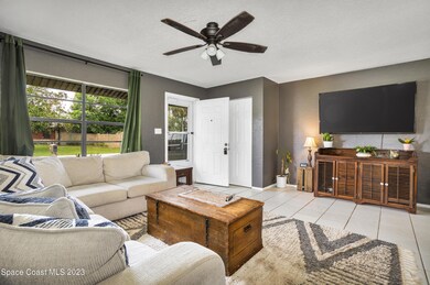 Living Room 2 7390 Calmoso