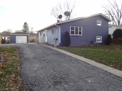1441 Kings Rd, Carpentersville, IL 60110 - photo 2