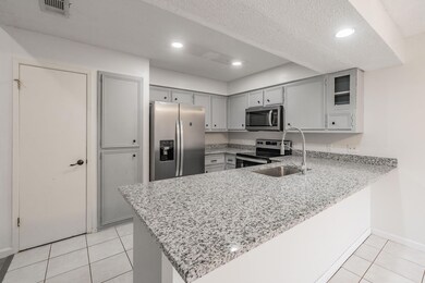 903 Shady Creek Ln, Bedford, TX 76021 - photo 3