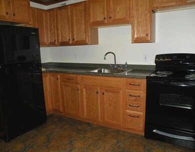 22-24 Goodrich St, Kittery, ME 03904 - photo 4