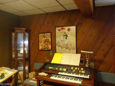 Accent wall in the addition