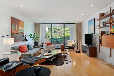 6-web-or-mls-02 - Living Room