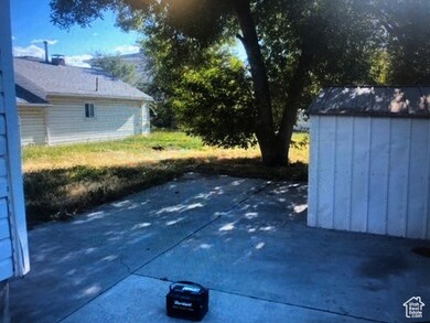 3628S House have 2 shades at backyard