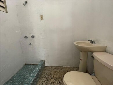 Atenas St. Ext Forest Hills unit v, Bayamon, PR 00959 - photo 7