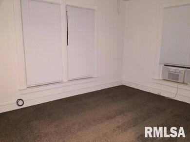 121 W 13th St, Davenport, IA 52803 - photo 3