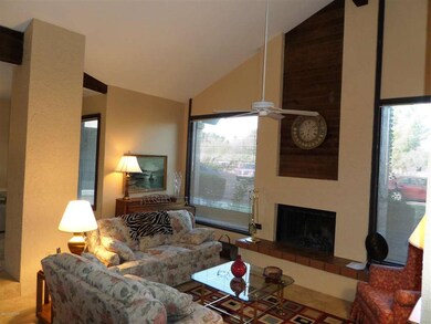 Beautiful Living room Soaring ceilings