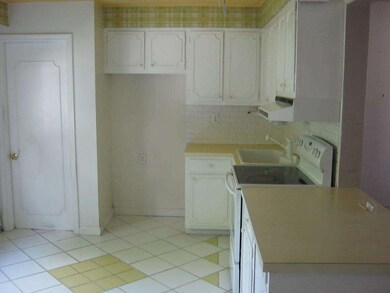 28 Tiverton Pkwy, Worcester, MA 01602 - photo 7